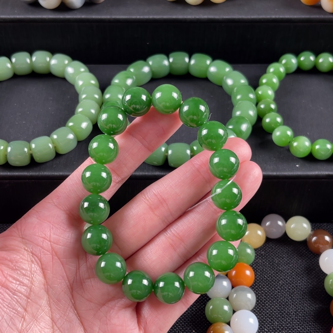 和田玉手串未镶嵌满肉辣菠菜俄碧卡12无黑点