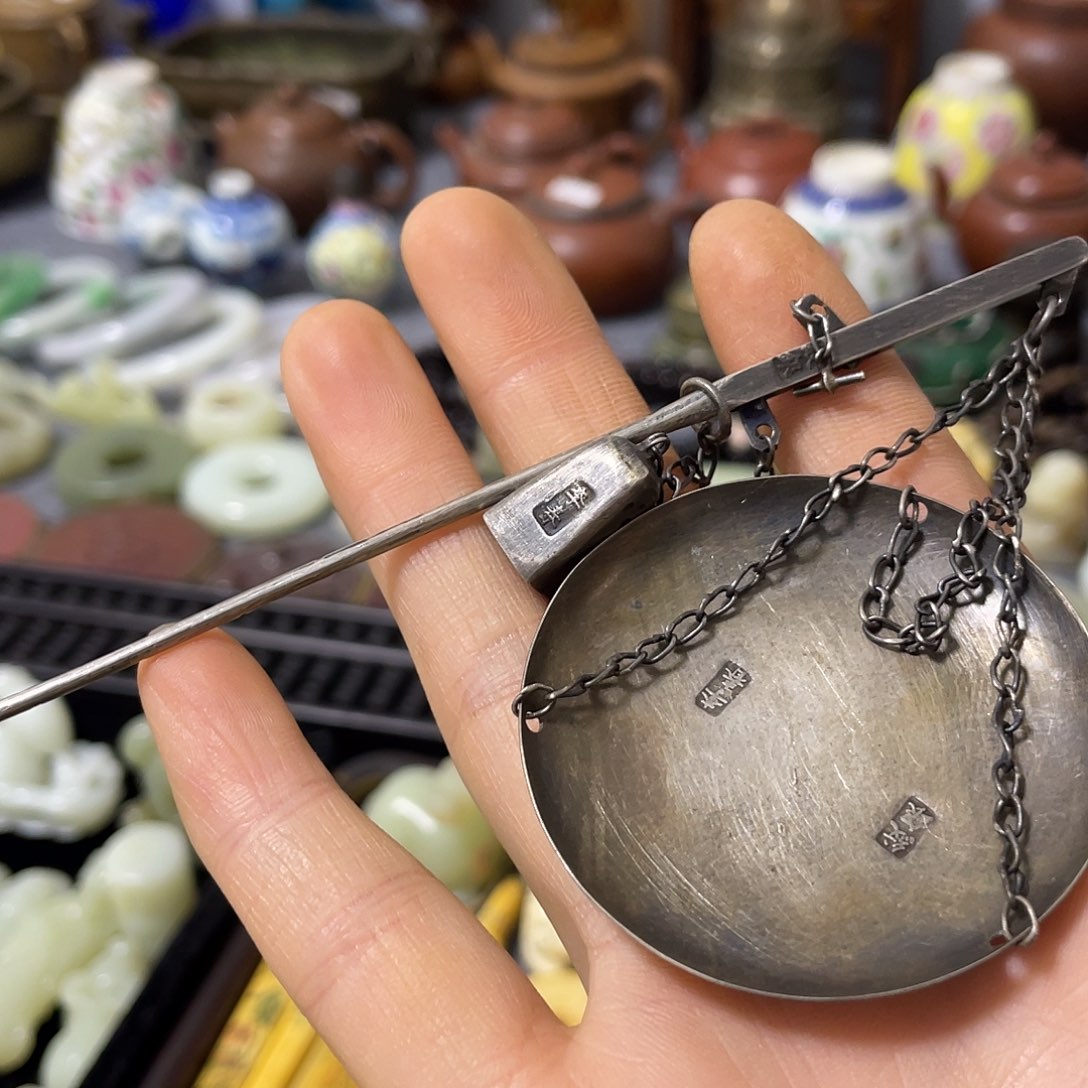 用***1铜摆件一个小物件。 