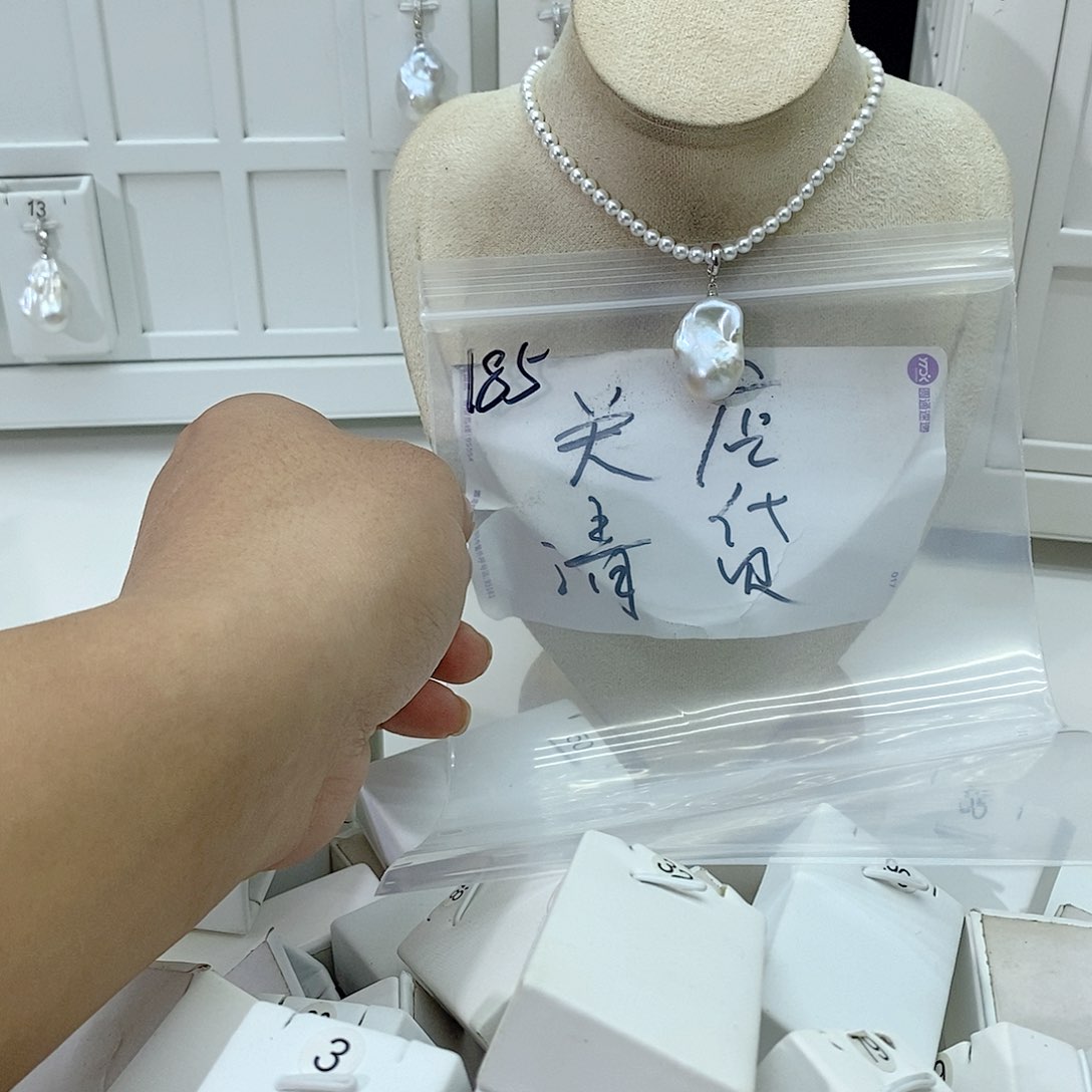 淡水珍珠颈饰合金