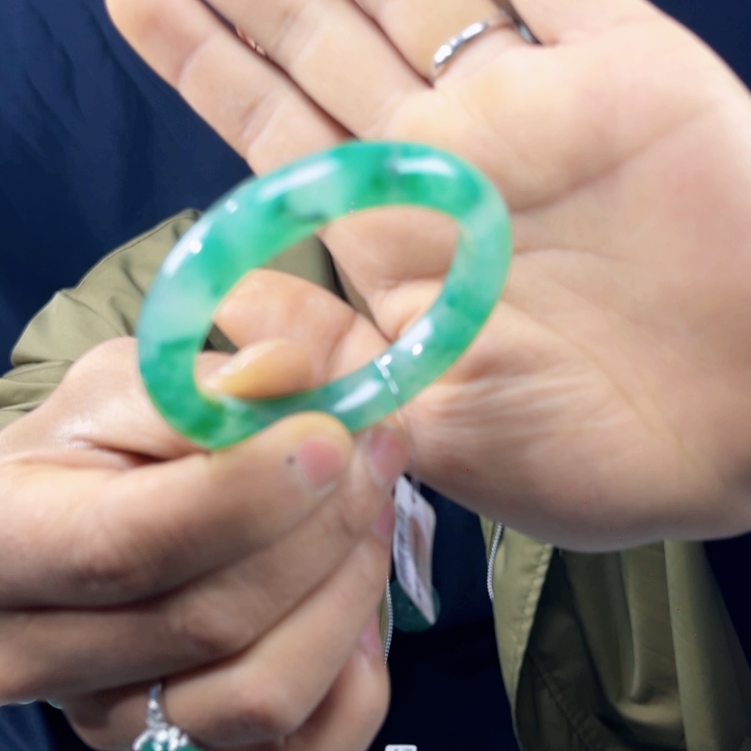 石英岩玉手镯未镶嵌