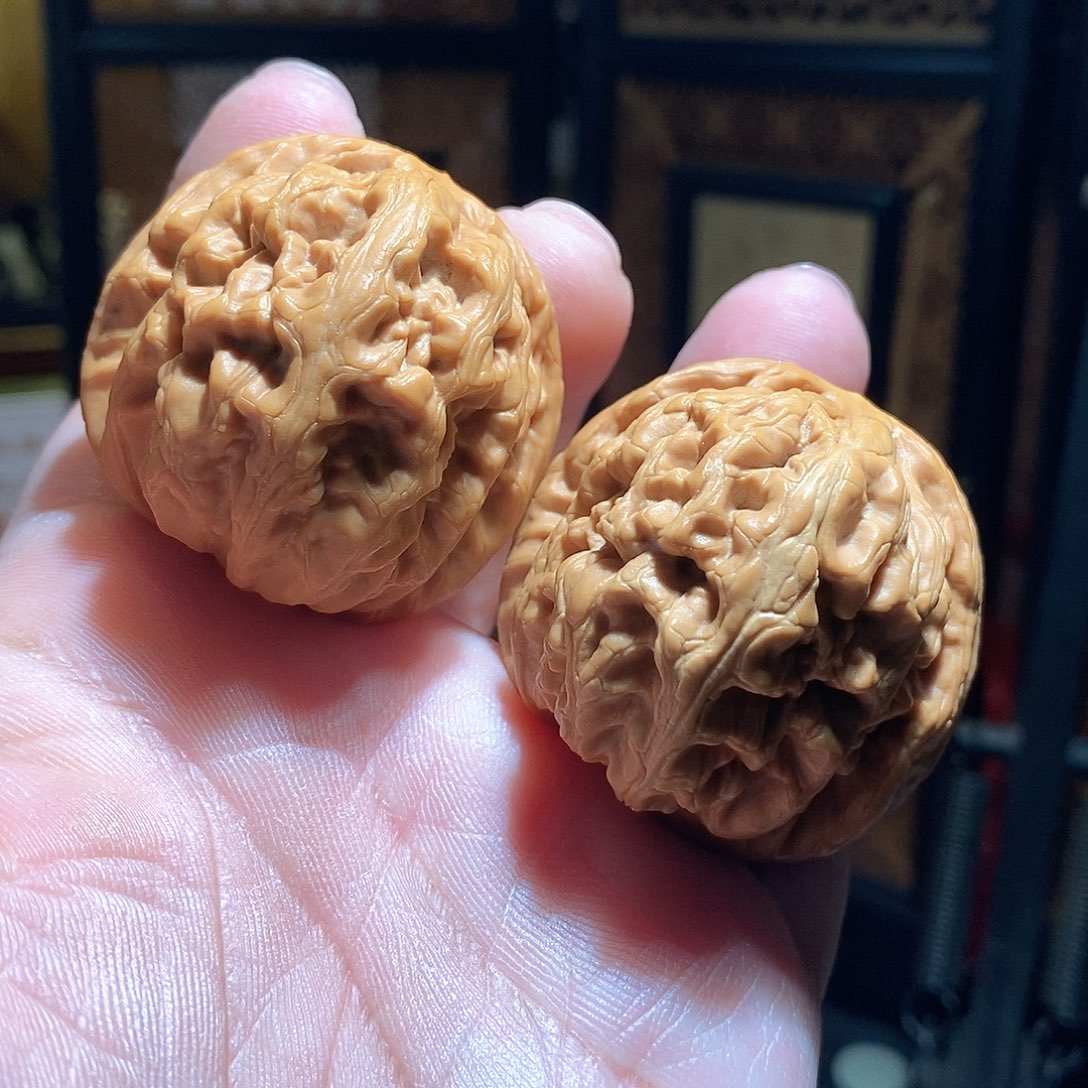 文玩核桃把件42.5红锦鲤