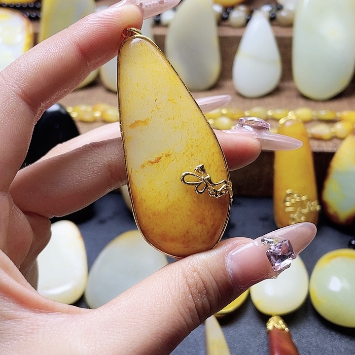 和田玉颈饰足银镶嵌豫****哥