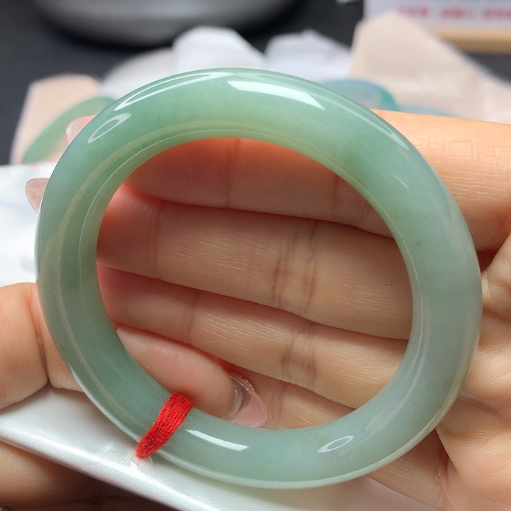 翡翠手镯（圆镯）未镶嵌53535454