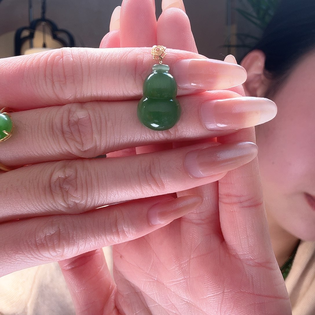 和田玉颈饰18K金镶嵌