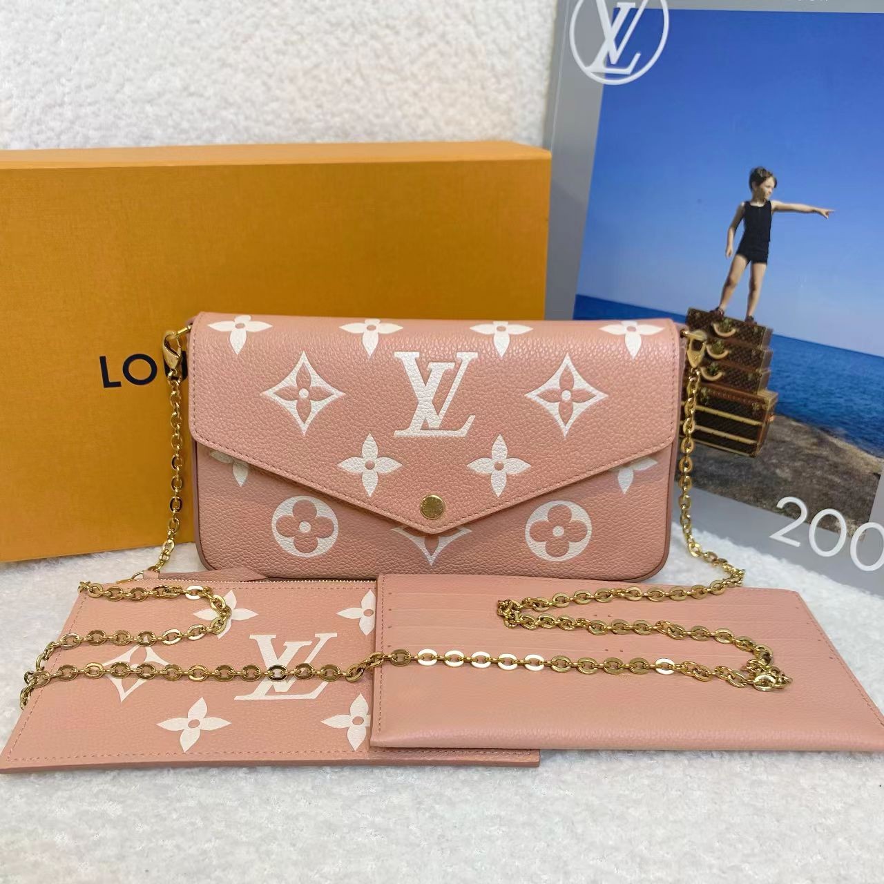 99新 LouisVuitton/路易威登 壹臻/草莓牛奶全皮三合一 82654585