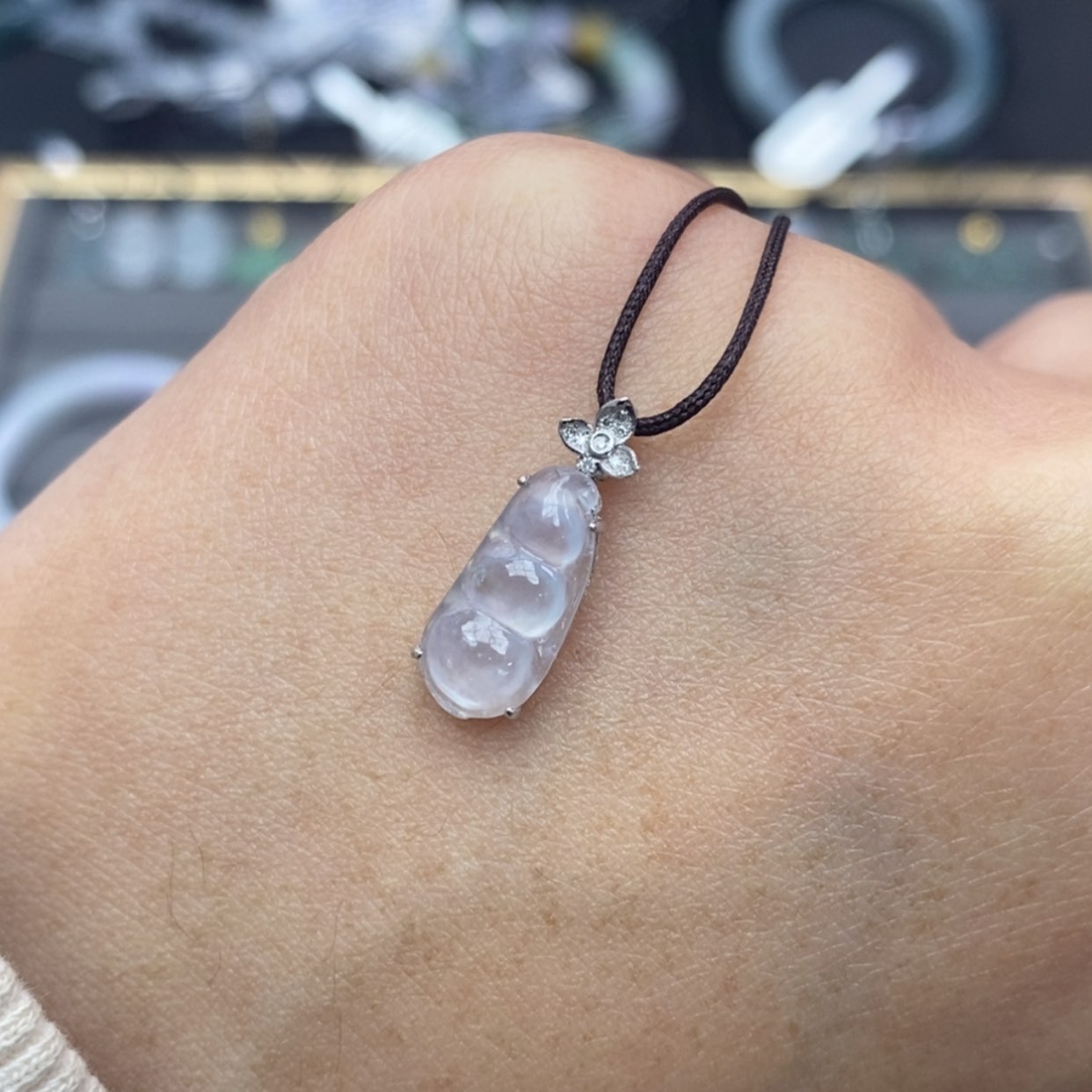 【闪购商品】颈饰18K金镶嵌翡翠