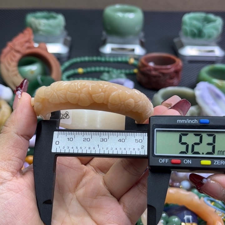 石英质玉手镯未镶嵌?*静