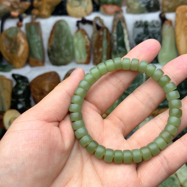透闪石质玉手串未镶嵌