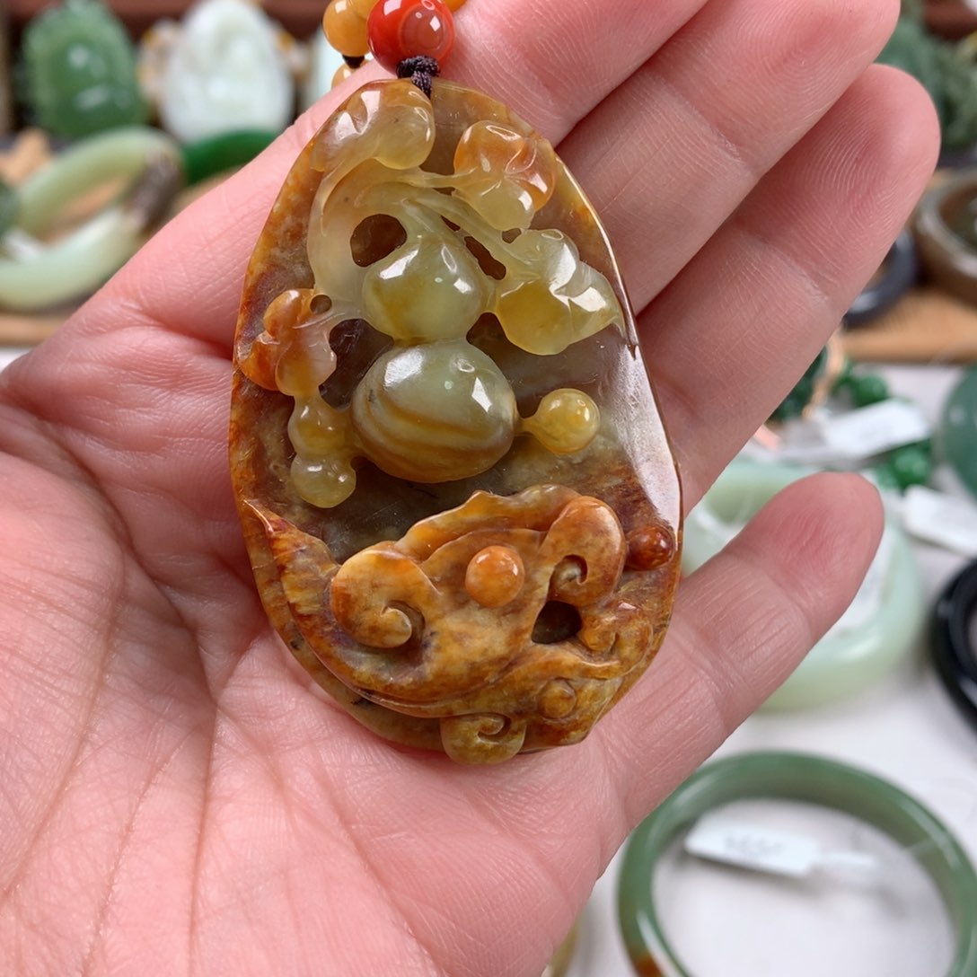 岫玉颈饰未镶嵌吊坠