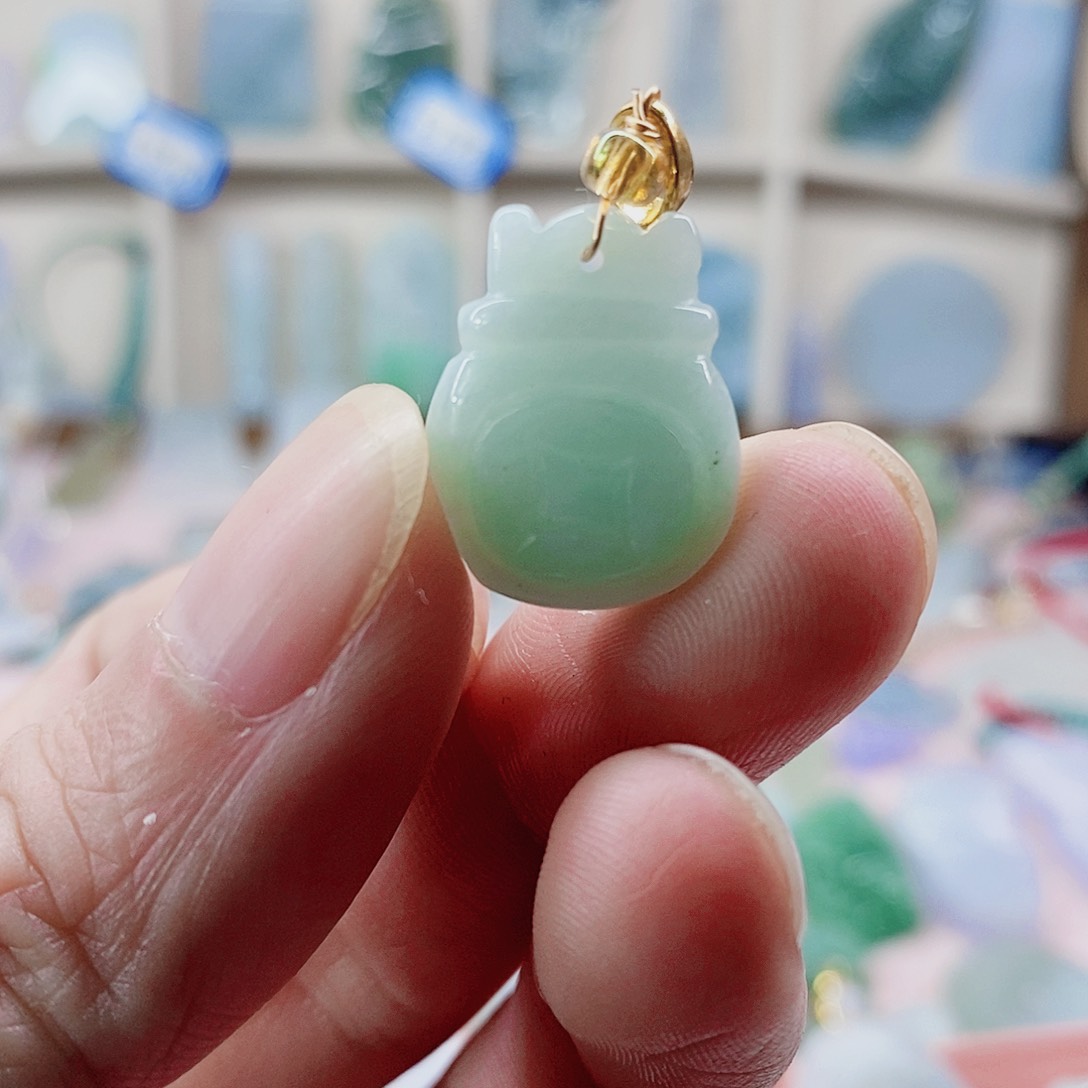 颈饰未镶嵌翡翠天然