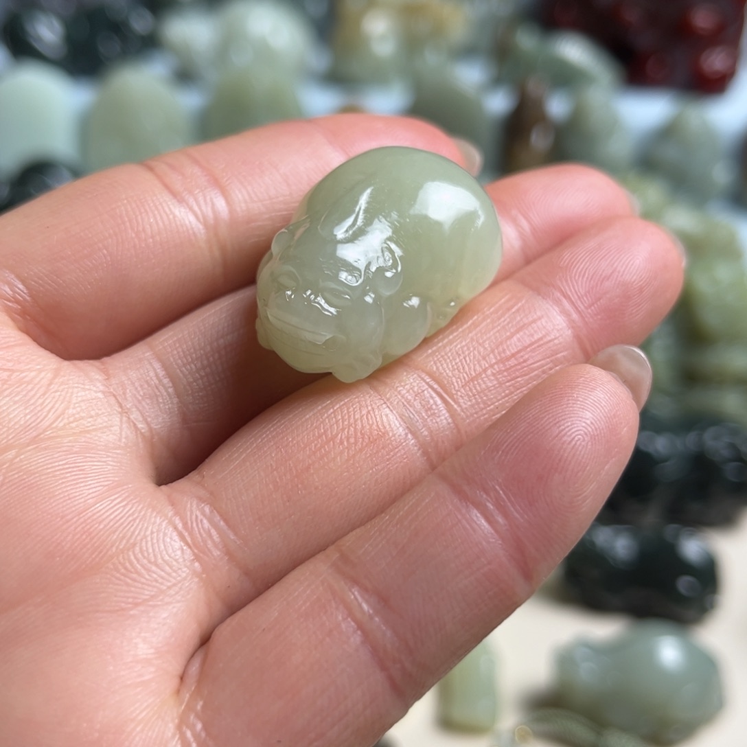 和田玉未镶嵌挂件