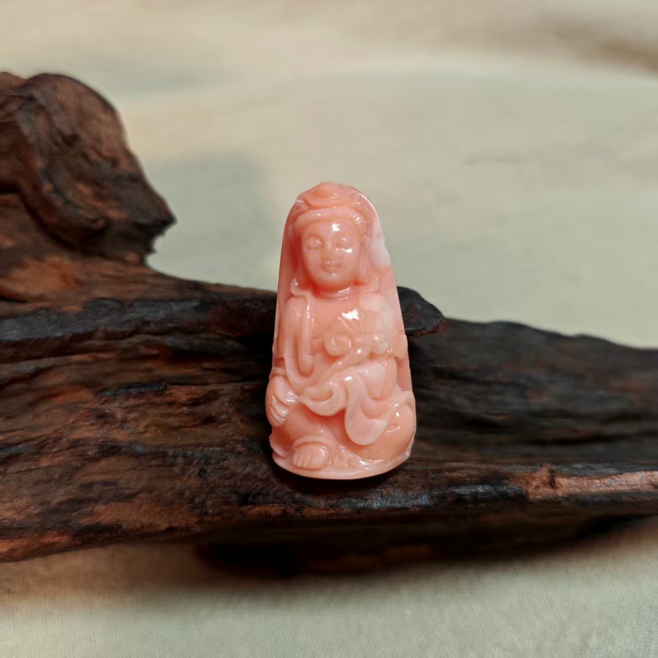 碧海丹心-天然MOMO红珊瑚观音雕刻件-06020