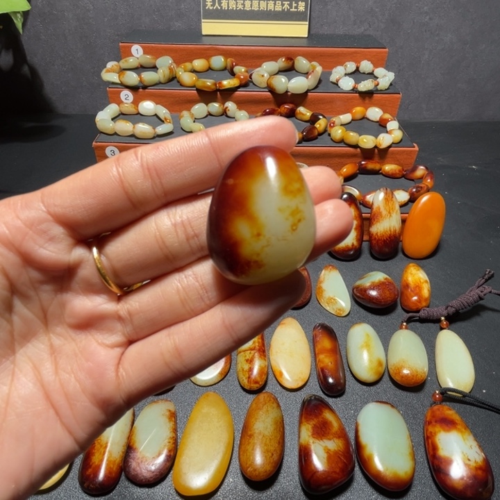 好***！和田玉未镶嵌颈饰