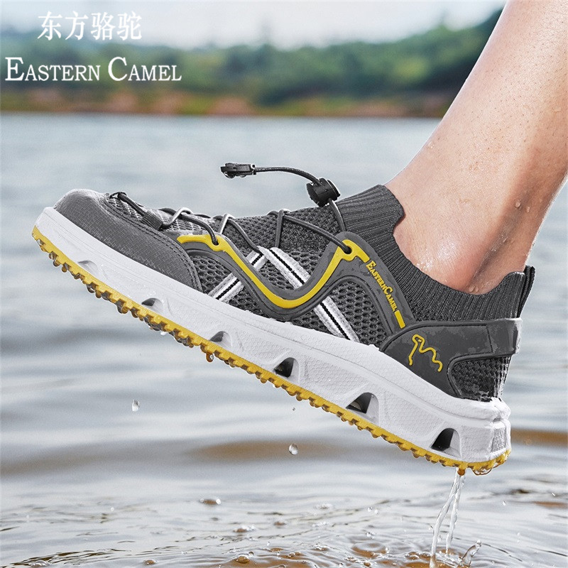 东方骆驼凉鞋男款夏季2025新款透气踩屎感户外防滑耐磨沙滩凉拖鞋