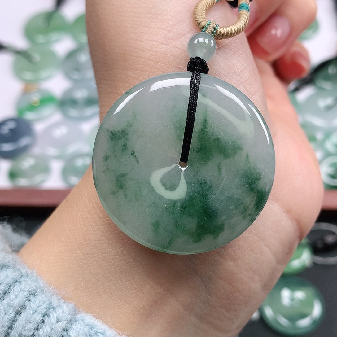 翡翠颈饰未镶嵌平安