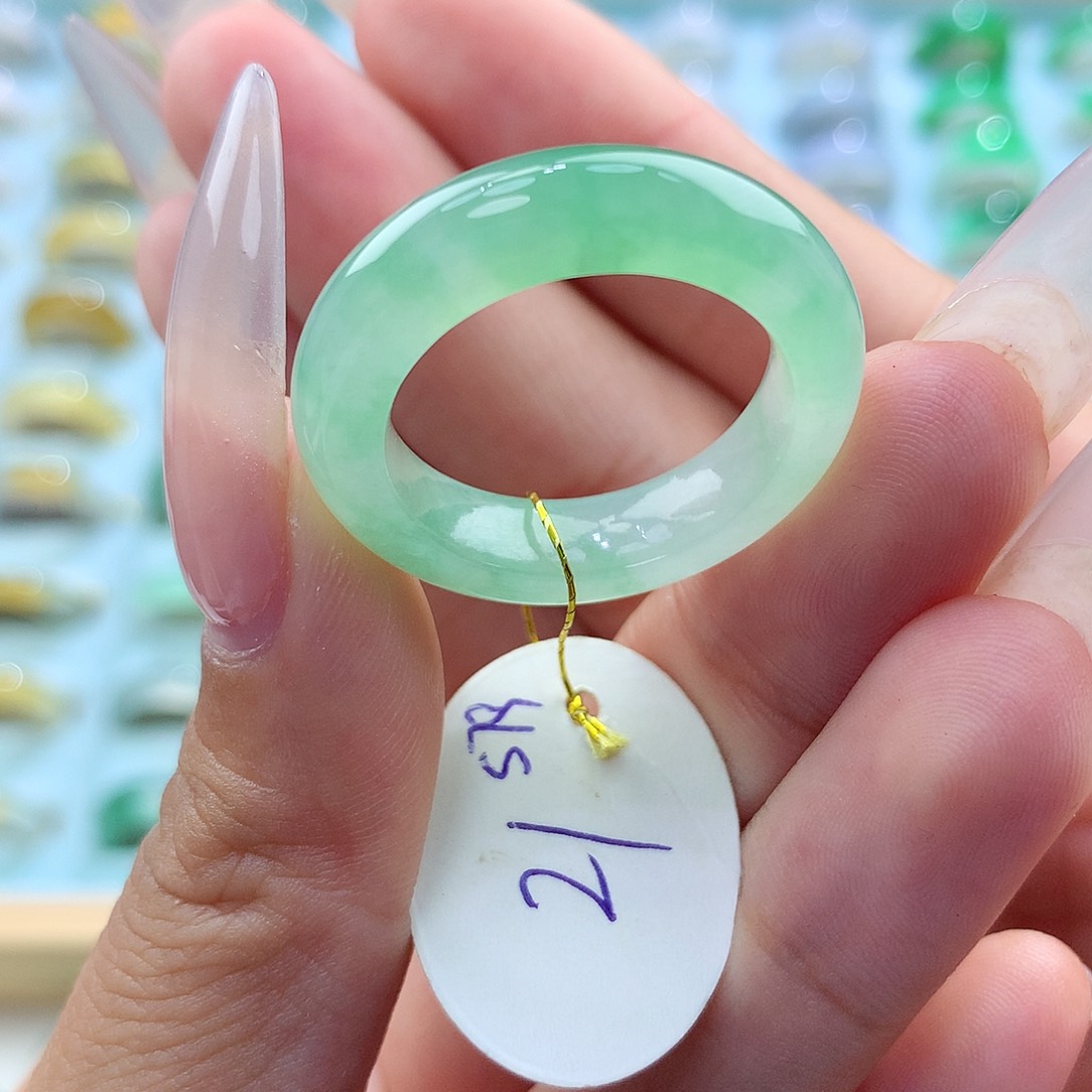 翡翠戒指未镶嵌21圈