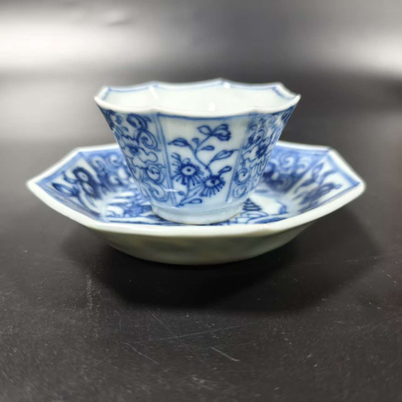 DS210 清雍正青花山水花卉杯碟套(杯底部有裂)杯直径5高3直径8.5