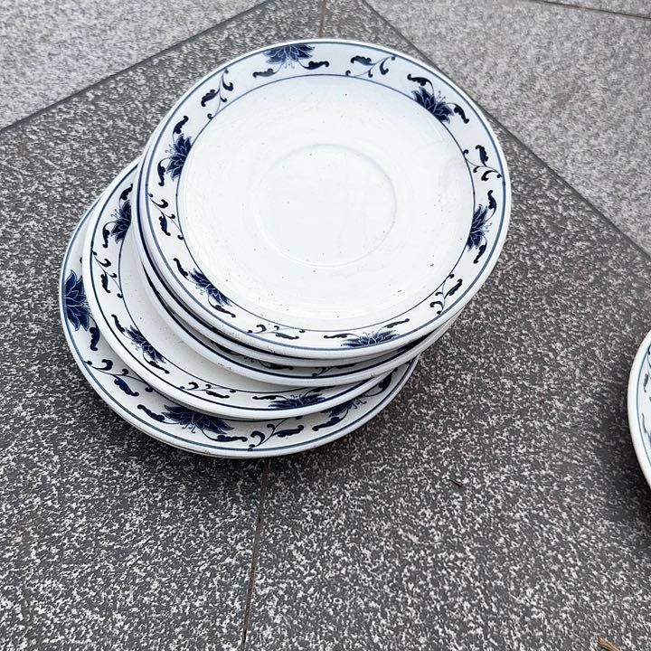 瓷片陶瓷盘子碗啥都有