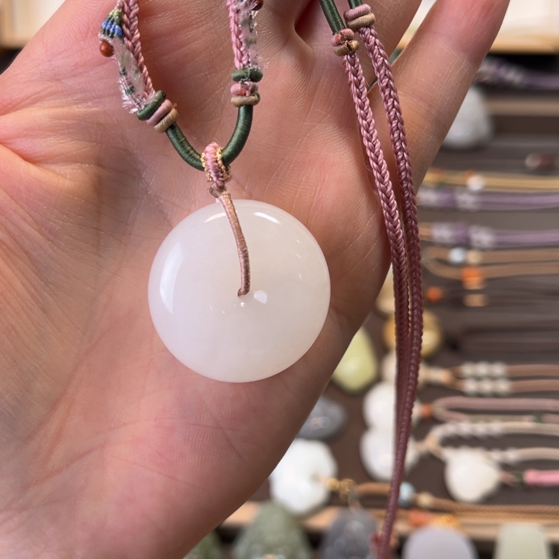 和田玉颈饰未镶嵌高冰白玉厚装平安扣