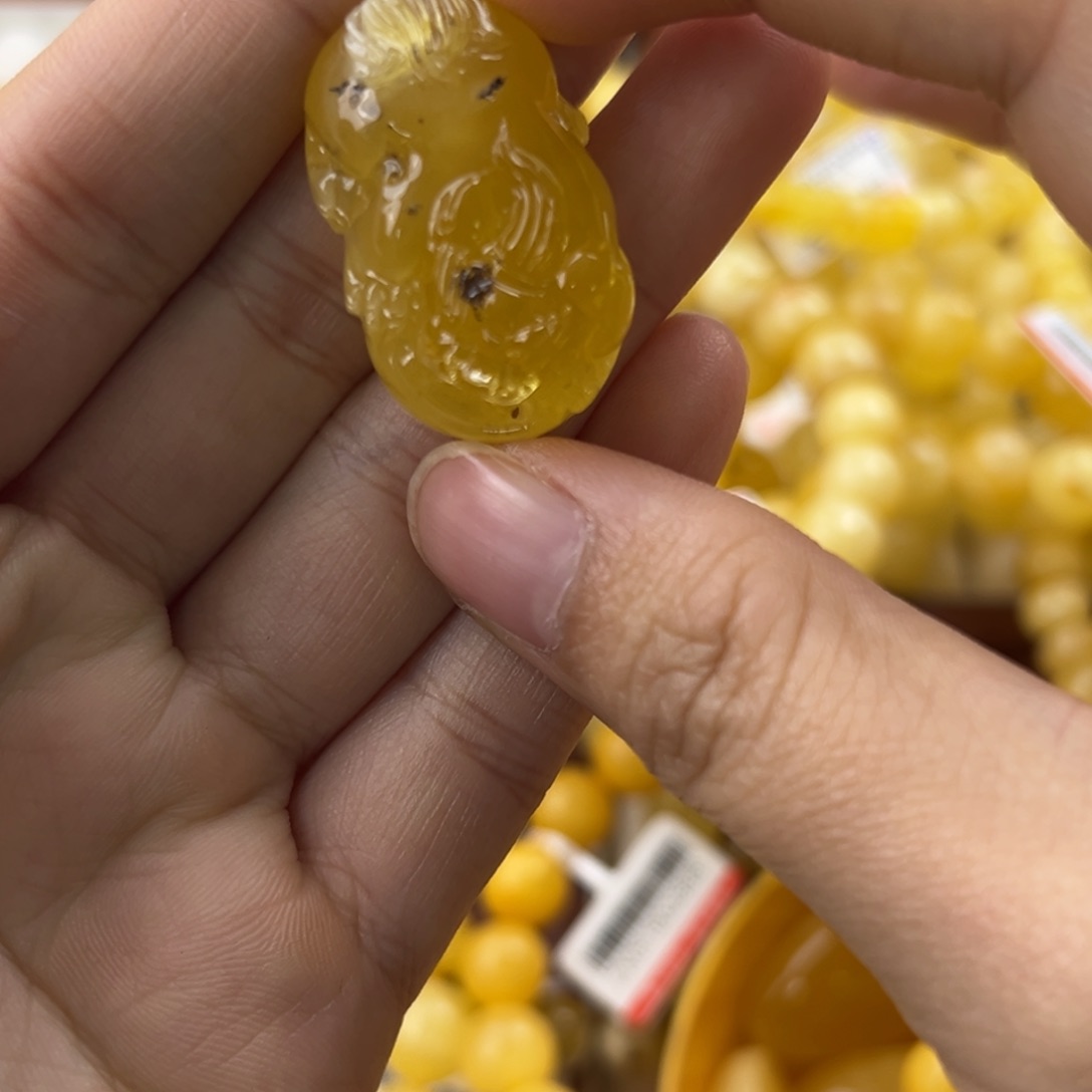 琥珀珠宝奇石未镶嵌