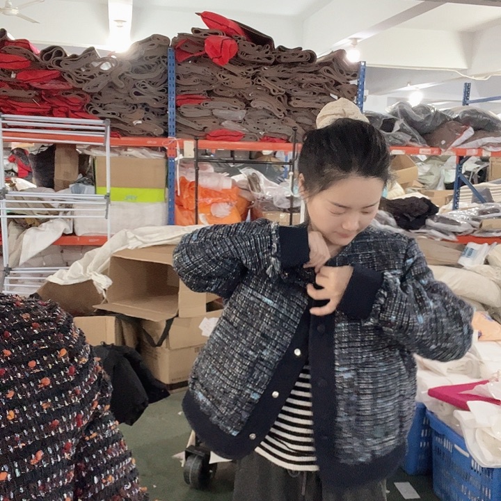 蓝色小香风外套L码