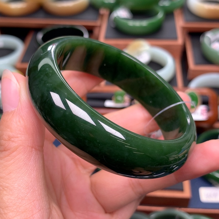 和田玉（碧玉）手镯未镶嵌59