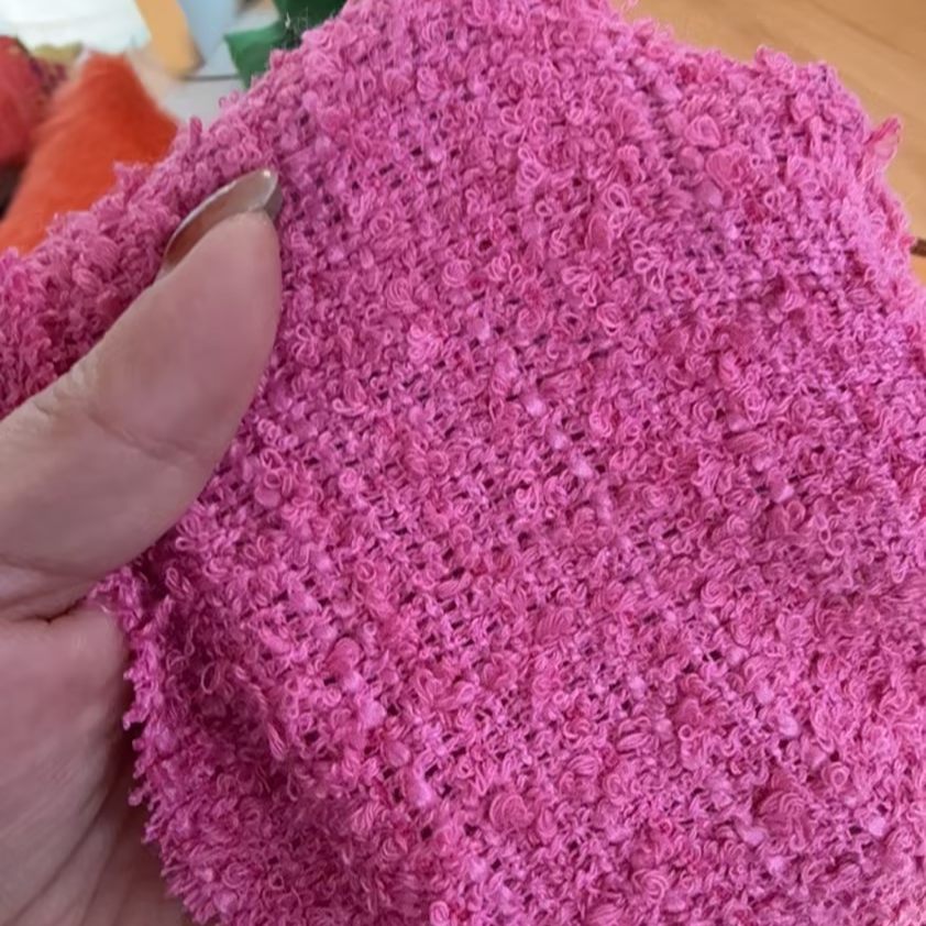 意大利织造 时装面料玫粉色小香风服装布料幅宽150CM585G/M