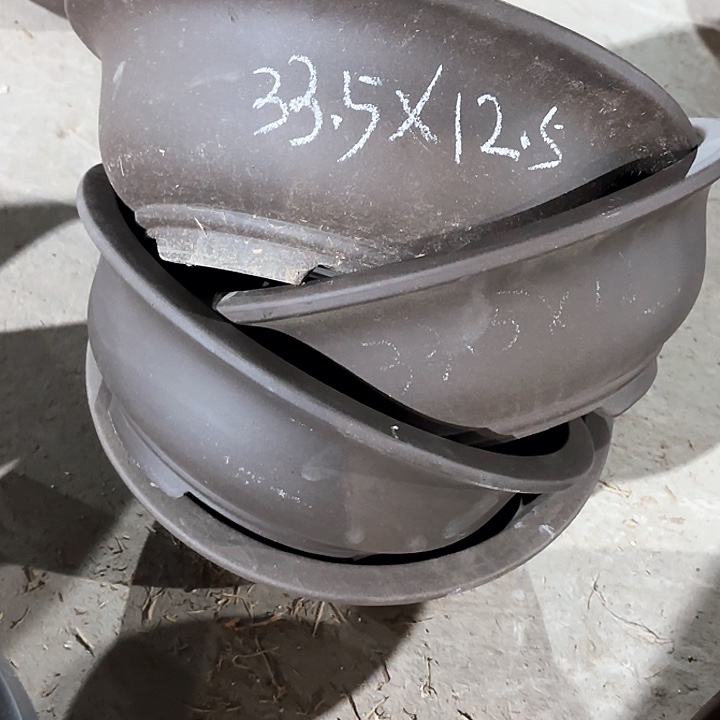 紫砂花盆   100-4。  33.5-12.5