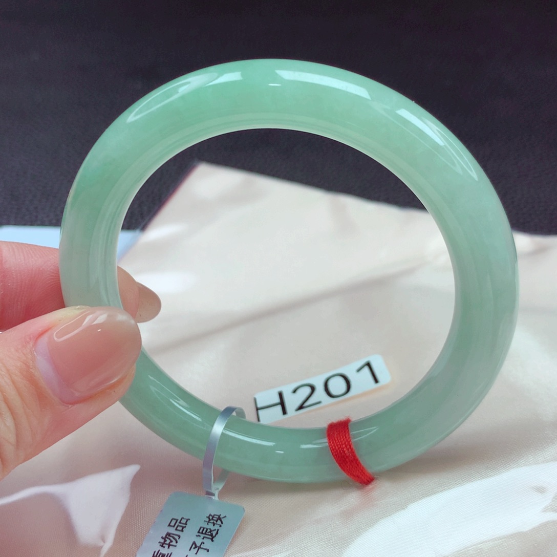 翡翠手镯未镶嵌手镯88