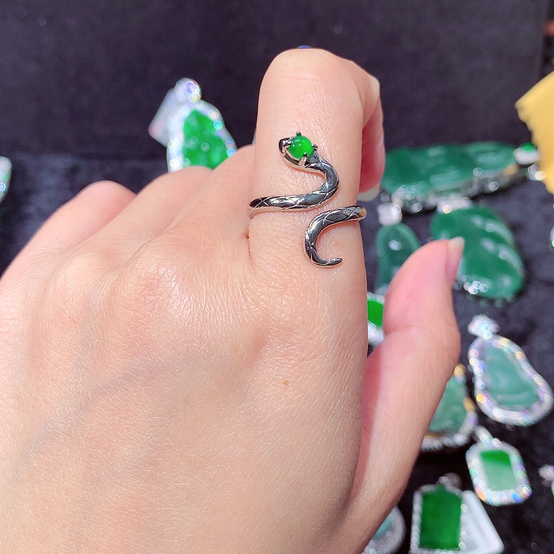 【闪购商品】翡翠吊坠(不含链)未镶嵌