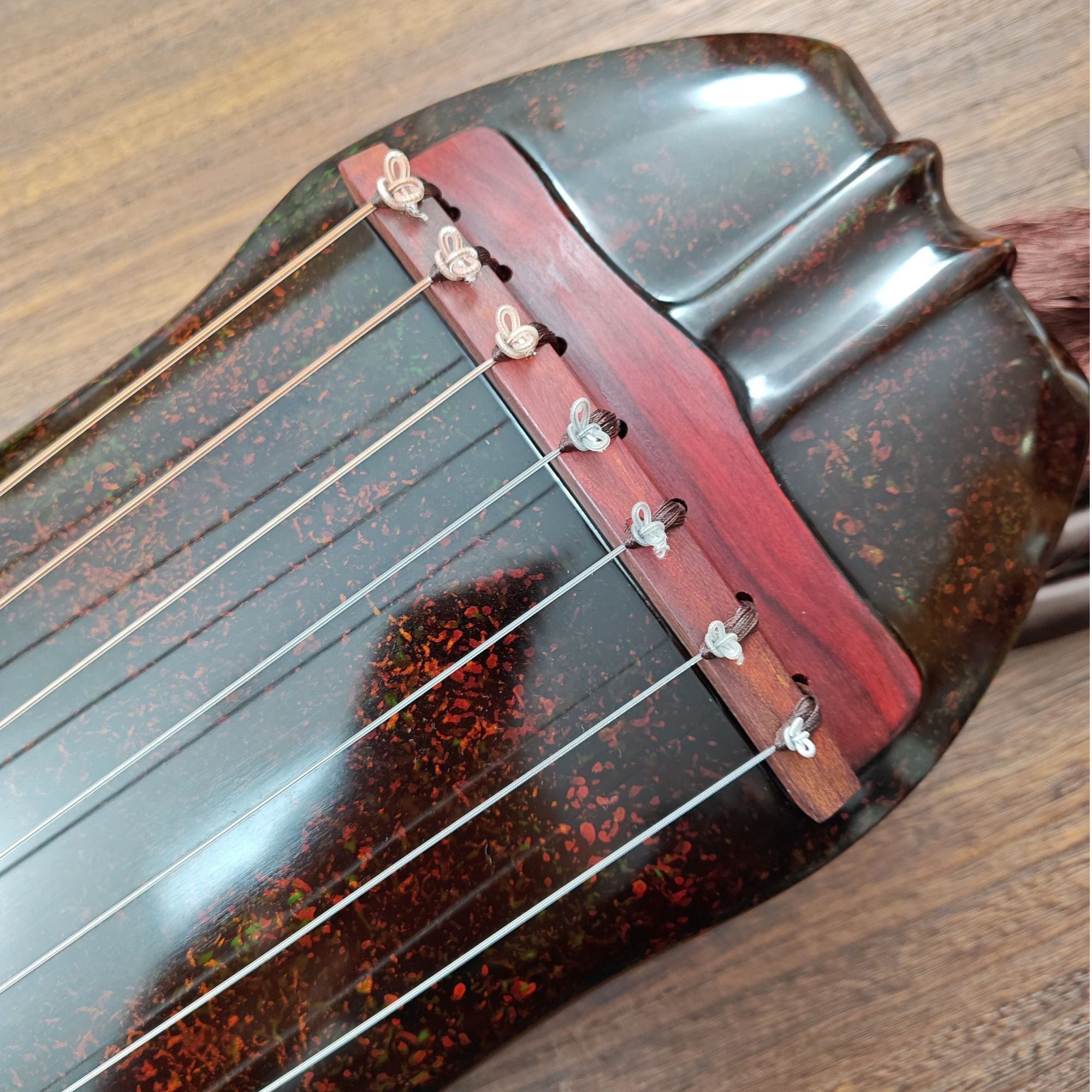 秀气蕉叶  纯生漆老杉木古琴秀气蕉叶式古琴 臻藏古琴