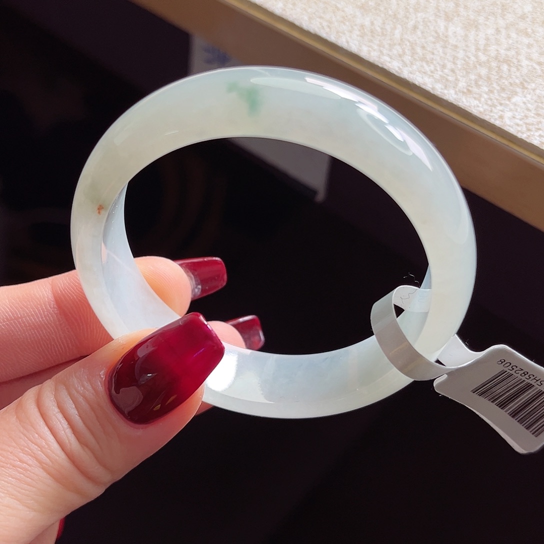 翡翠手镯未镶嵌手镯