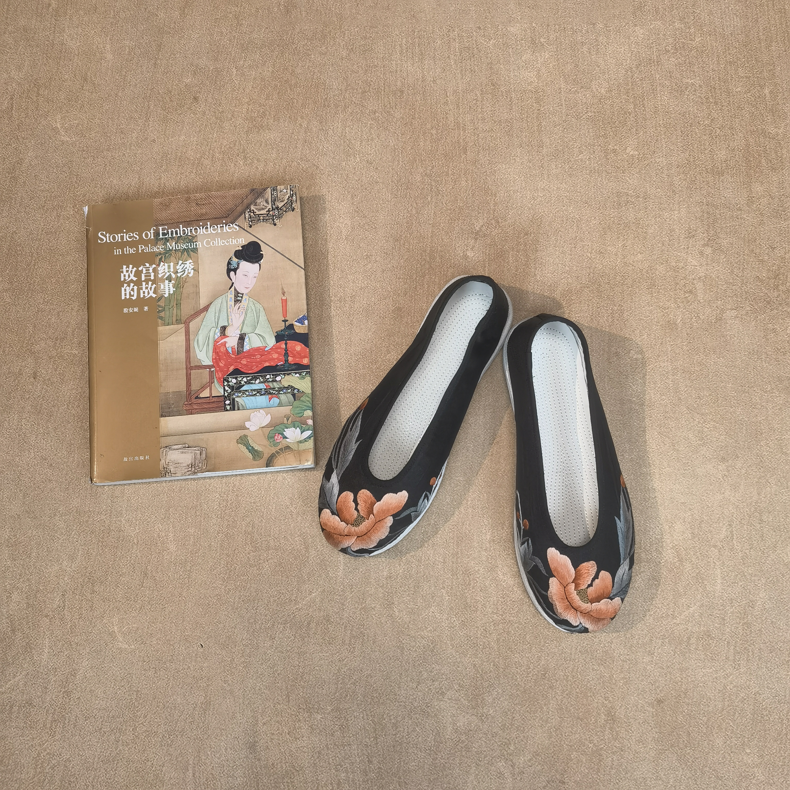 三一馆【青云】手绣手工布鞋平底圆口布鞋黑色国风千层底绣花鞋