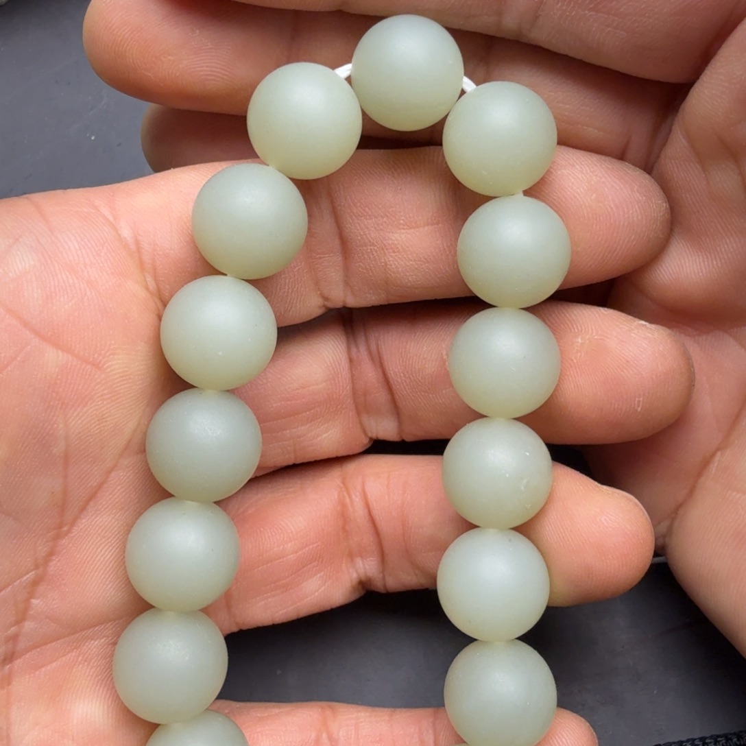 恒***峰和田玉未镶嵌颈饰