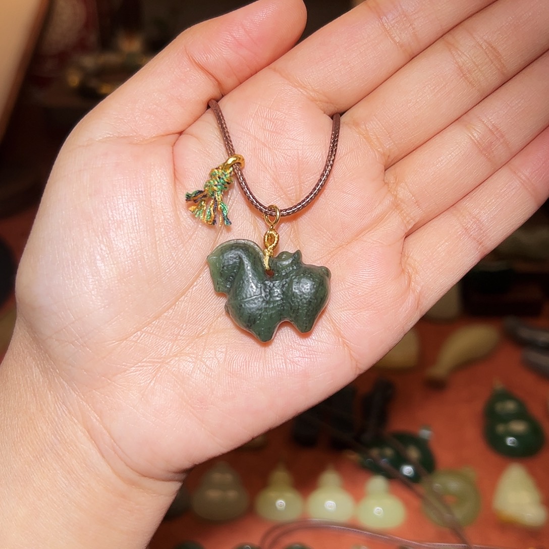 和田玉未镶嵌颈饰不退不换