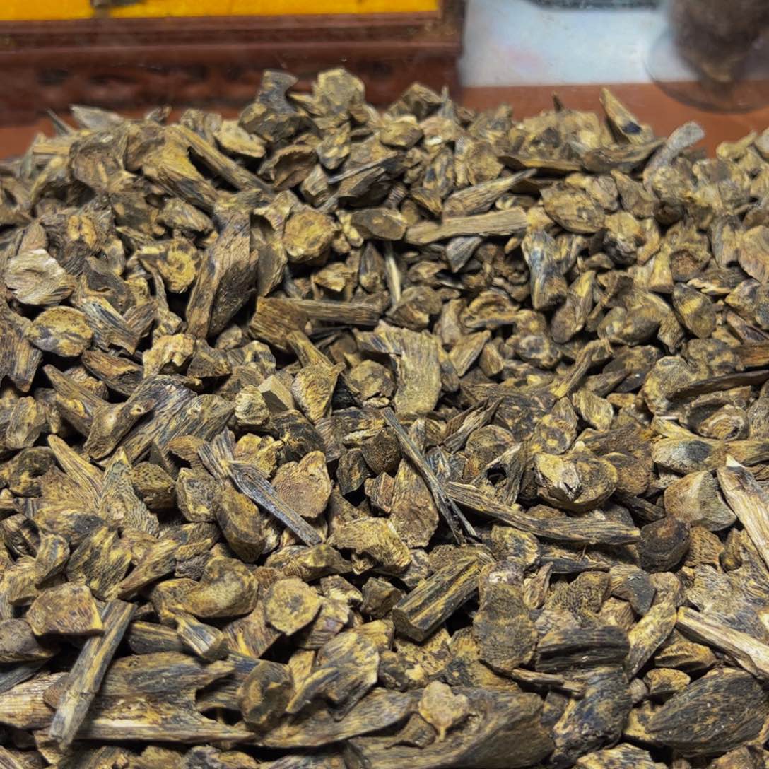 沉香木手把件喇****亮沉香棋楠料