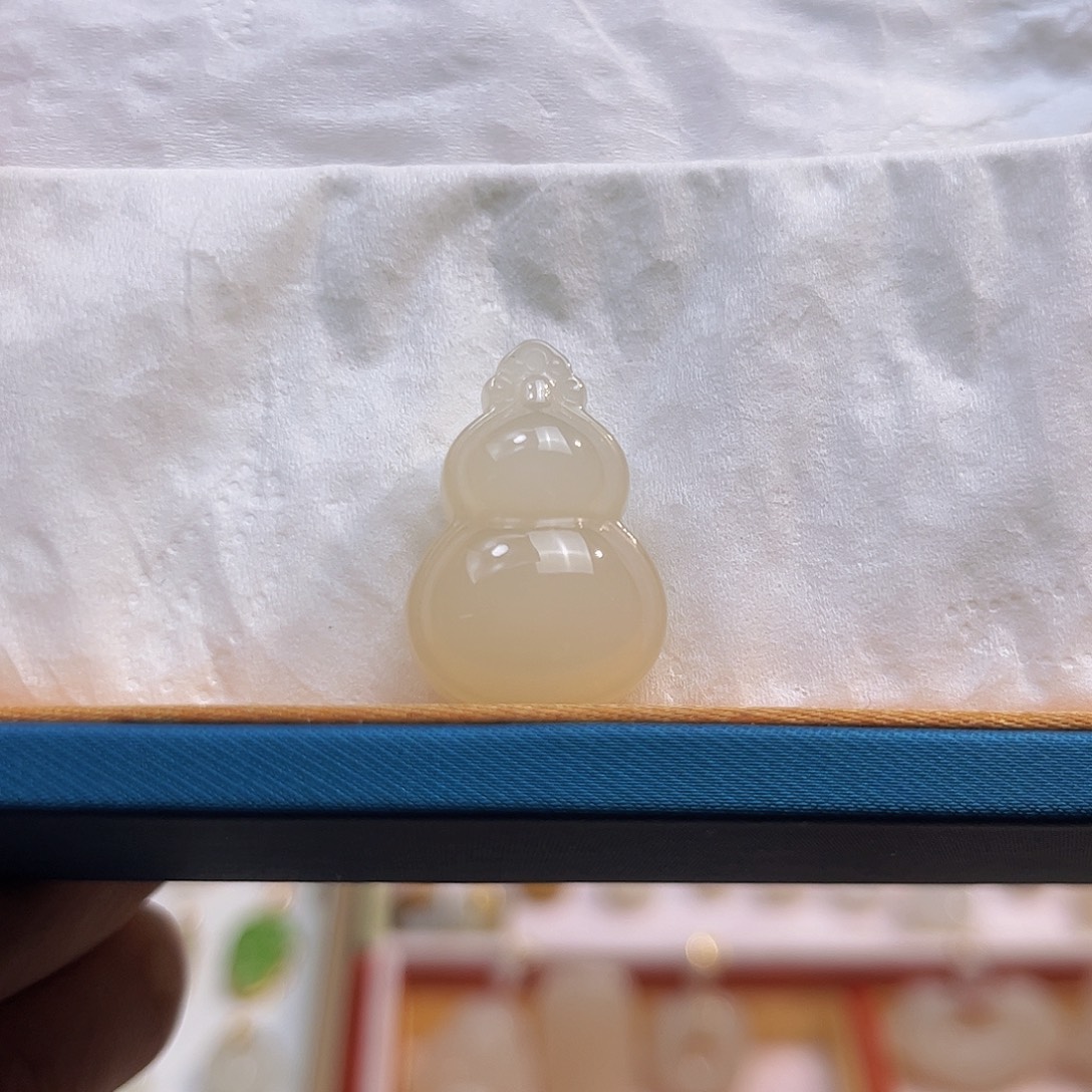 和田玉未镶嵌吊坠(不含链)