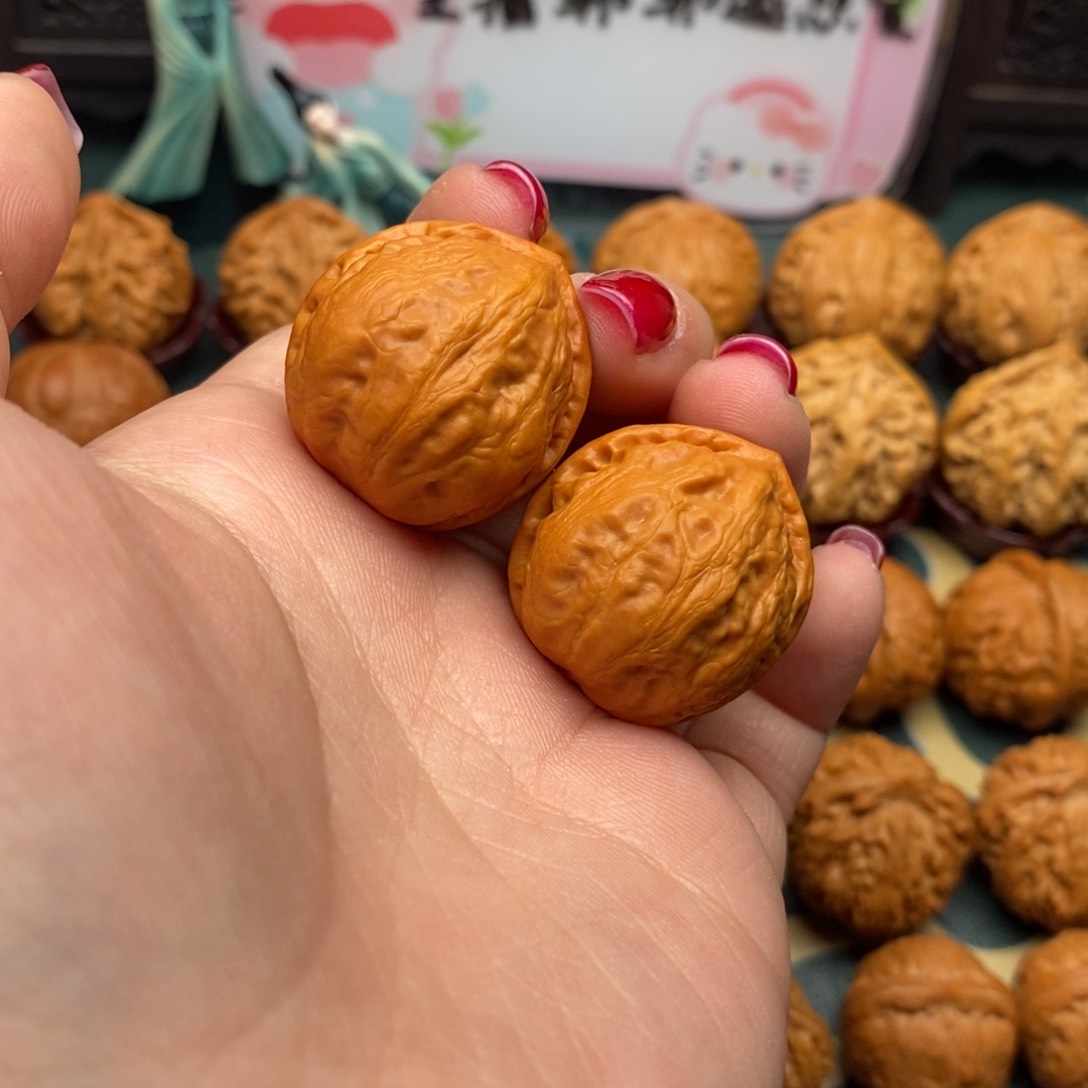 文玩核桃把件绣球