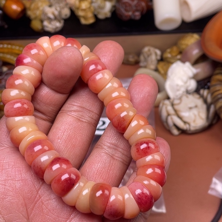 驼骨其他人攻击样子