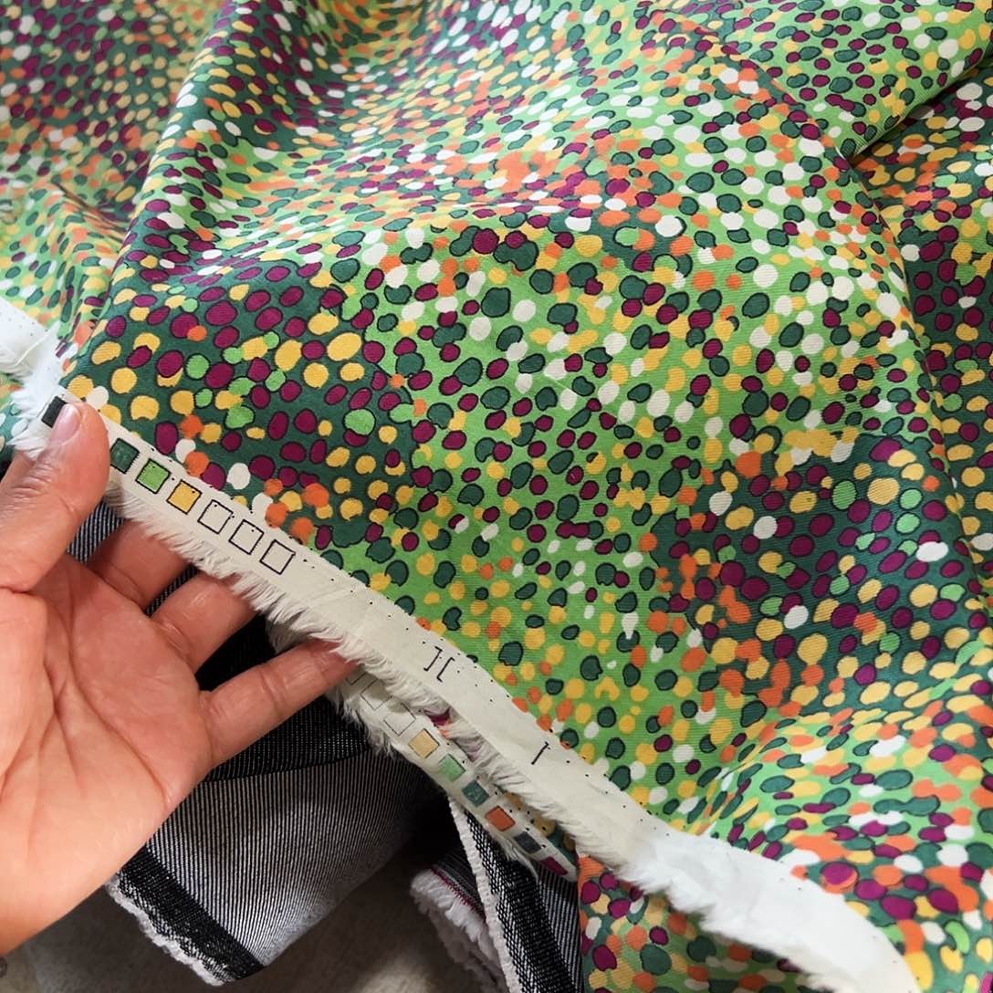 棉一米价港货品牌原单60支软斜纹1.4米宽果子对面