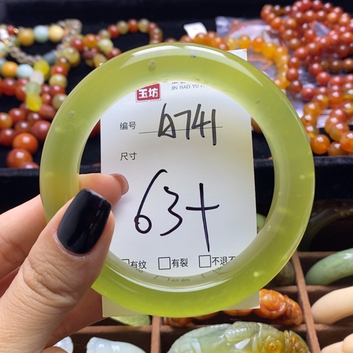 蛇纹石玉手镯未镶嵌