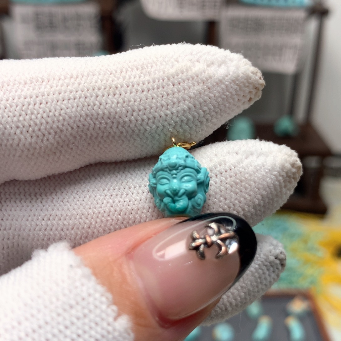 绿松石未镶嵌挂件