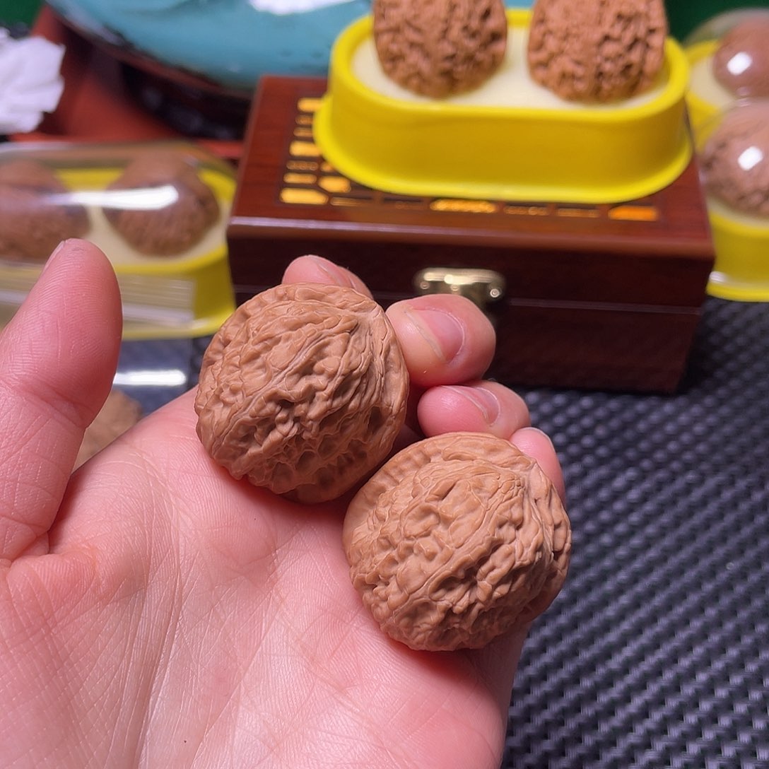 文玩核桃把件全品三角白33