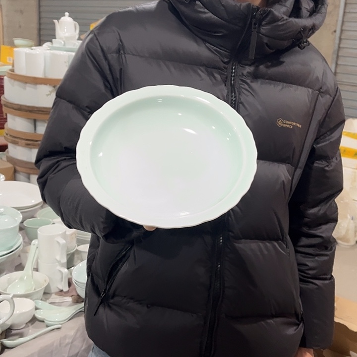 瓷片青玉泥花边8英寸深盘两个包邮