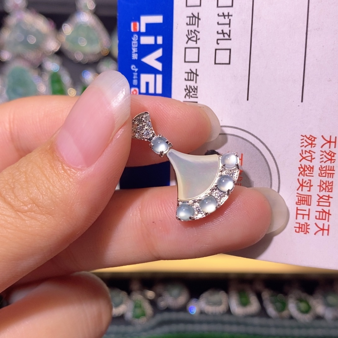 翡翠银S925镶嵌颈饰天然