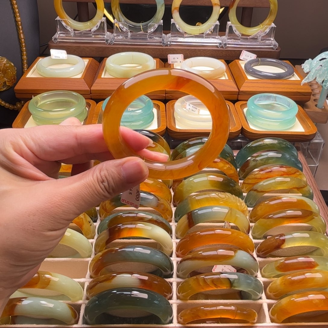 蛇纹石玉未镶嵌手镯54