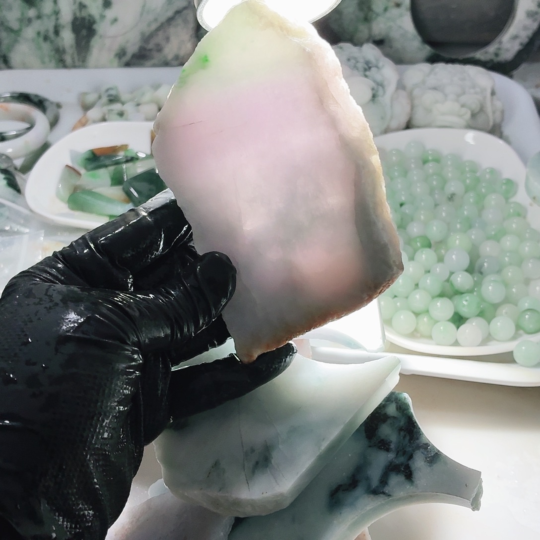 翡翠未镶嵌颈饰边角料