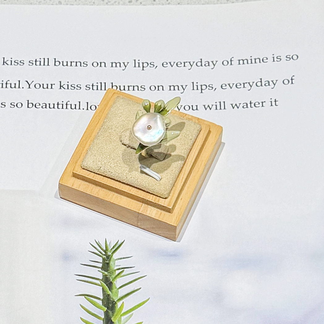 铜合金戒指 艾沫繁星系列 清新滴油叶片珍珠花朵开口戒指设计指环