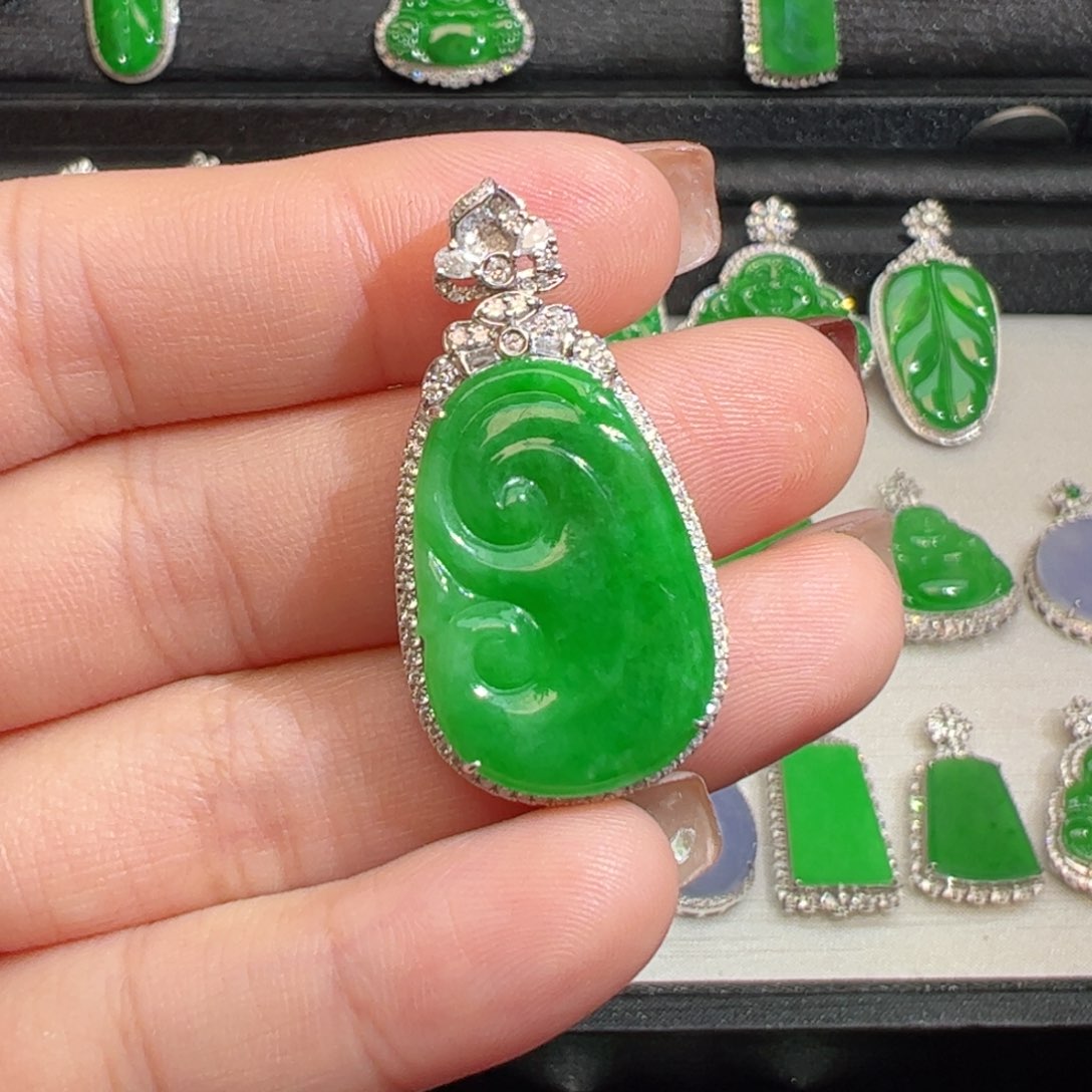 翡翠18K金镶嵌吊坠(不含链)