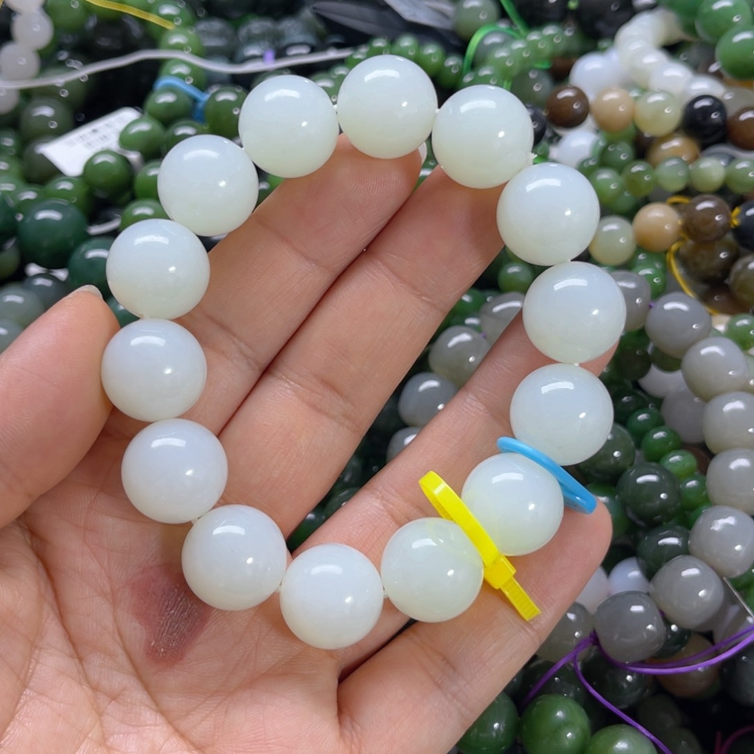 未镶嵌手链和田玉L****?